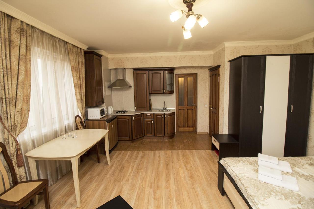 Apartment Pervomayskaya 15 Pjatigorsk Exteriör bild